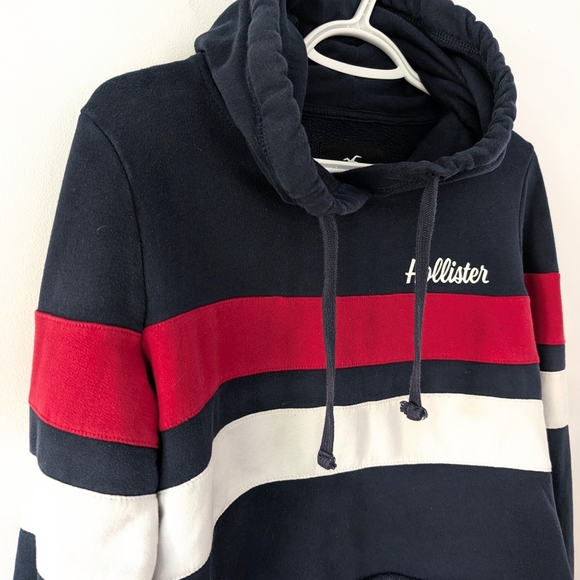 Hollister Women's Navy and Red Striped Hoodie - Picture 3 of 9